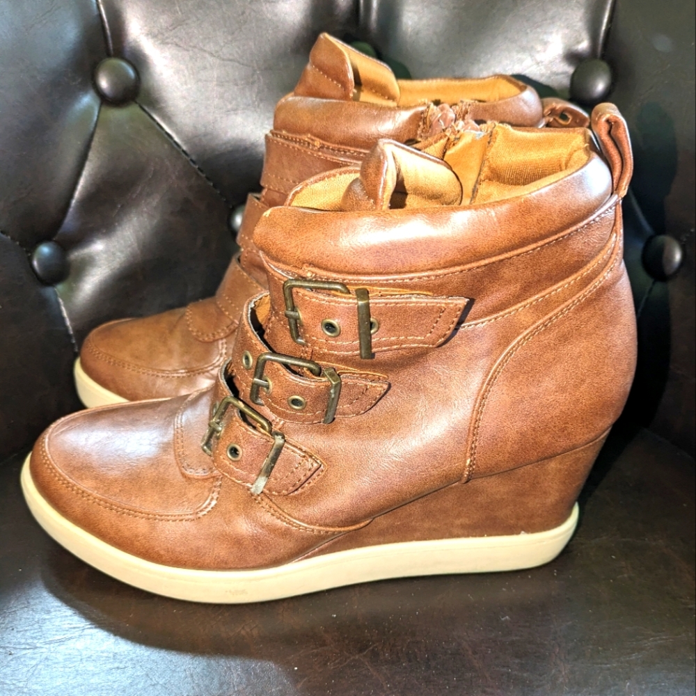 Mossimo Wedge Leather Boot